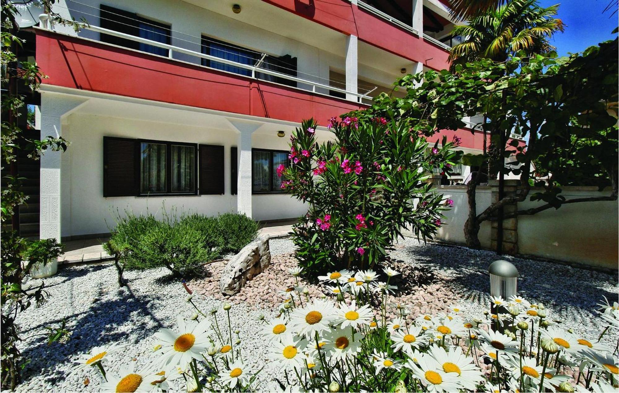 2 Bedroom Beautiful Apartment In Savudrija Zewnętrze zdjęcie