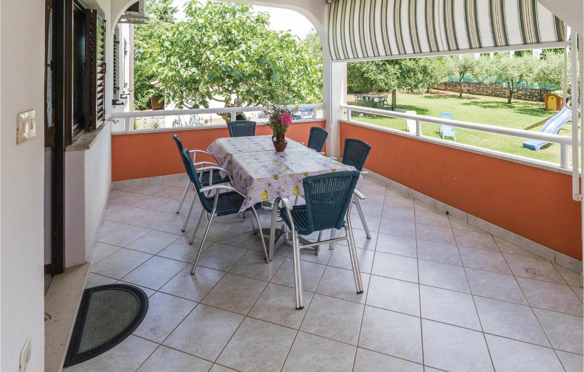 2 Bedroom Beautiful Apartment In Savudrija Zewnętrze zdjęcie