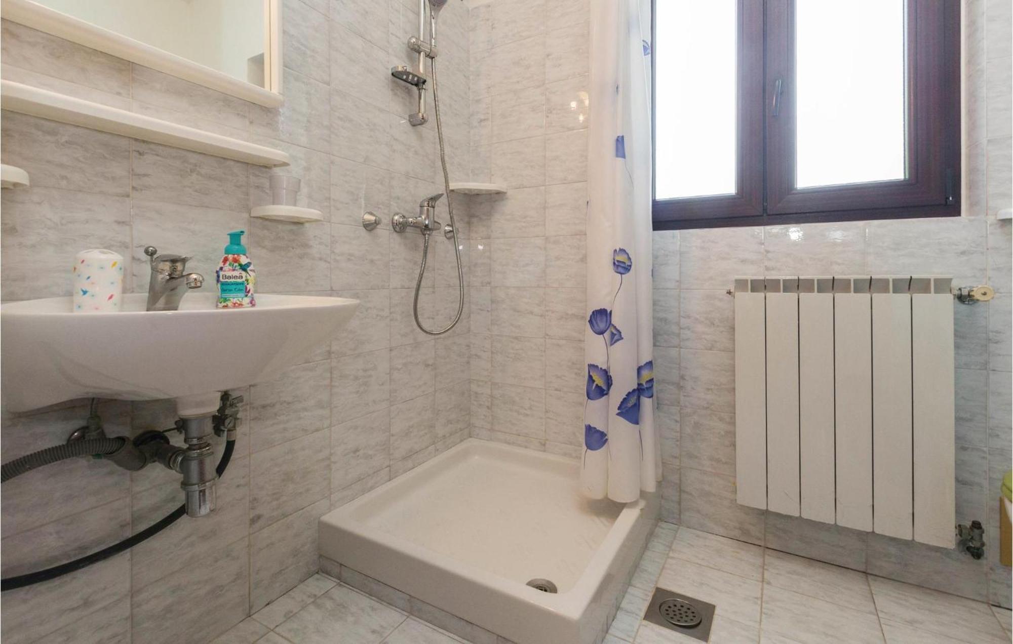 2 Bedroom Beautiful Apartment In Savudrija Zewnętrze zdjęcie