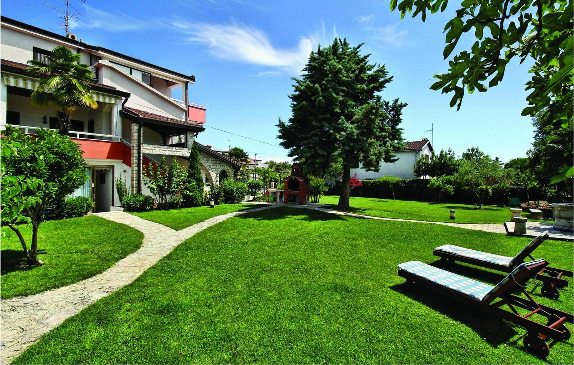 2 Bedroom Beautiful Apartment In Savudrija Zewnętrze zdjęcie